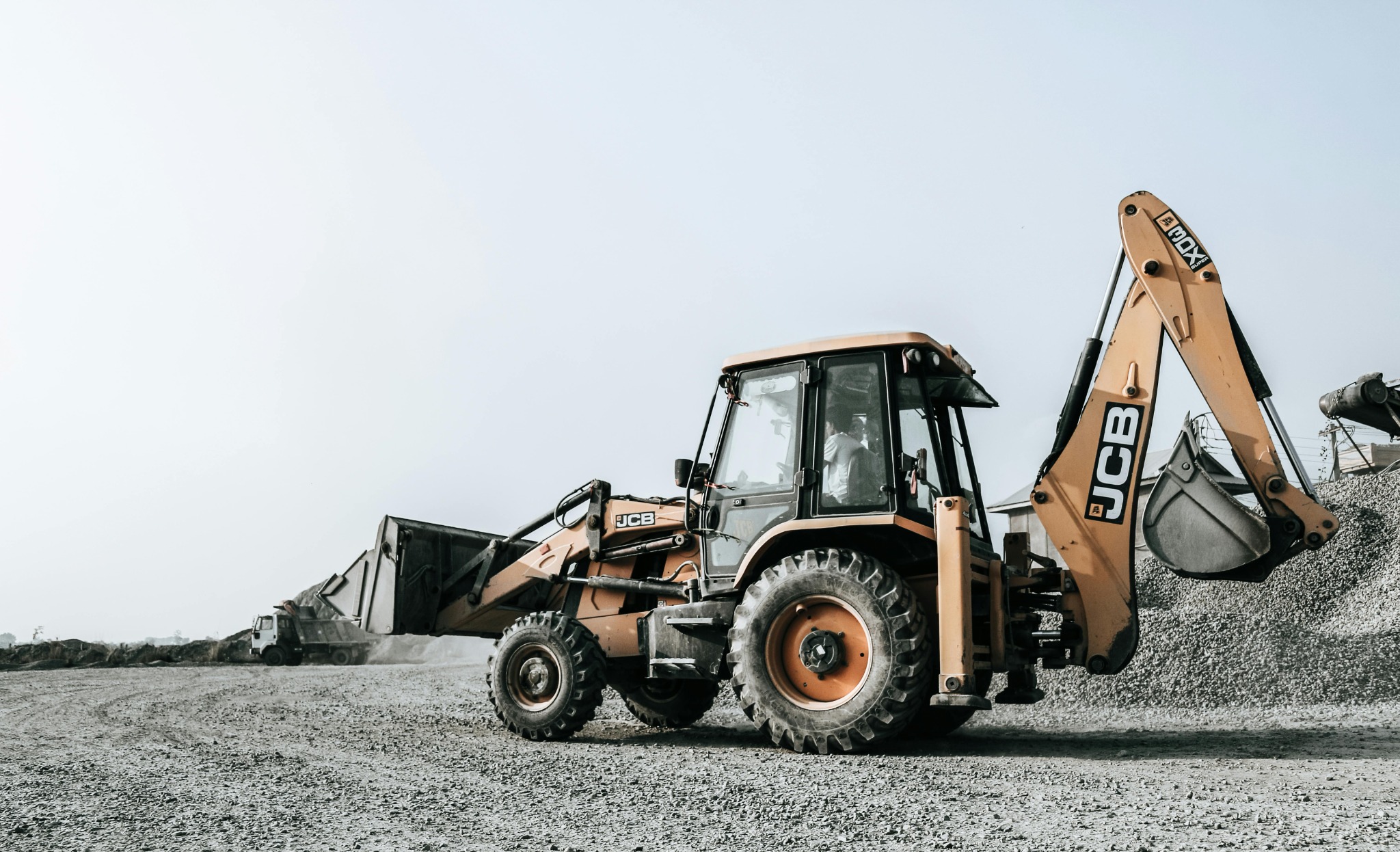 Tractopelle JCB sur un chantier